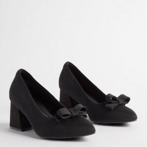 Pointed Toe Block Heel Pump with Bow (WW)
